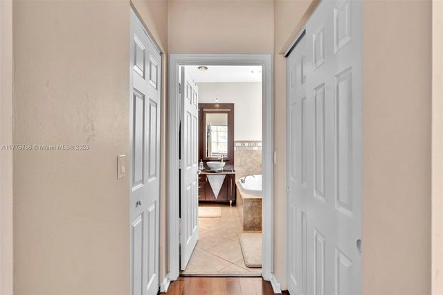 5216 Ventura Dr, Delray Beach, FL 33484