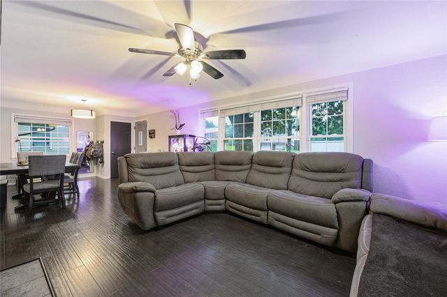 1015 Norwood Drive SE, Cedar Rapids, IA 52403