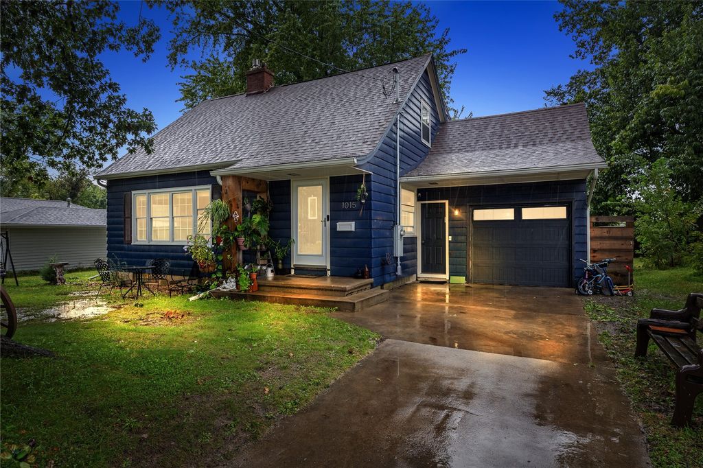 1015 Norwood Drive SE, Cedar Rapids, IA 52403