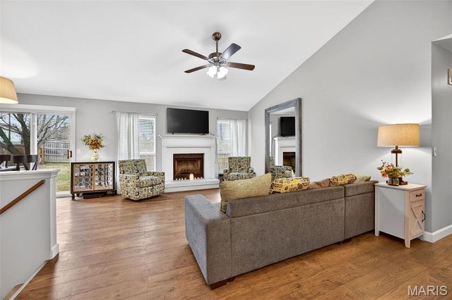 7 Butternut Stage Court, St Peters, MO 63376