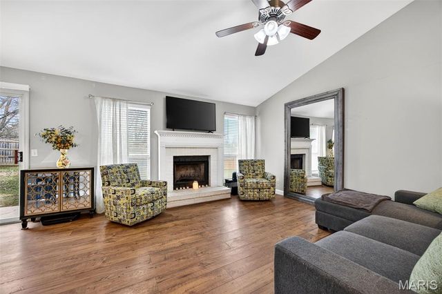 7 Butternut Stage Court, St Peters, MO 63376