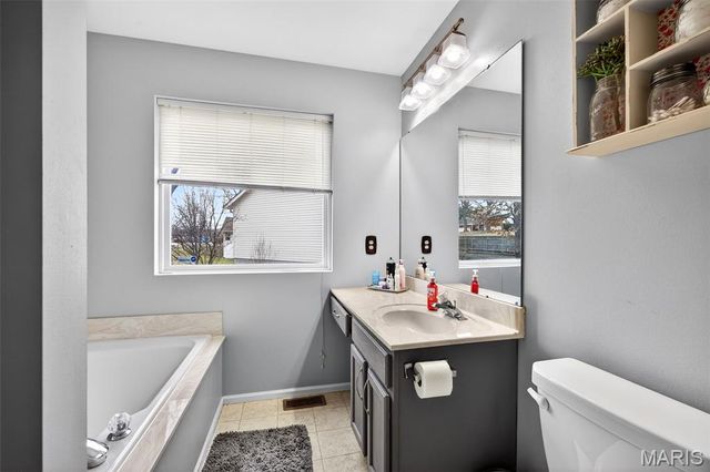 7 Butternut Stage Court, St Peters, MO 63376