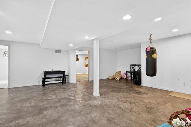 7 Butternut Stage Court, St Peters, MO 63376