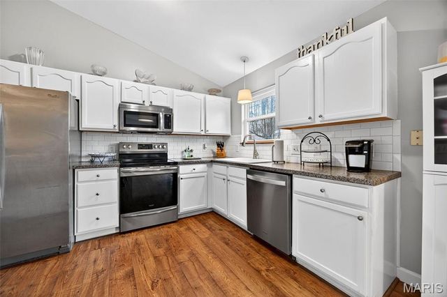 7 Butternut Stage Court, St Peters, MO 63376