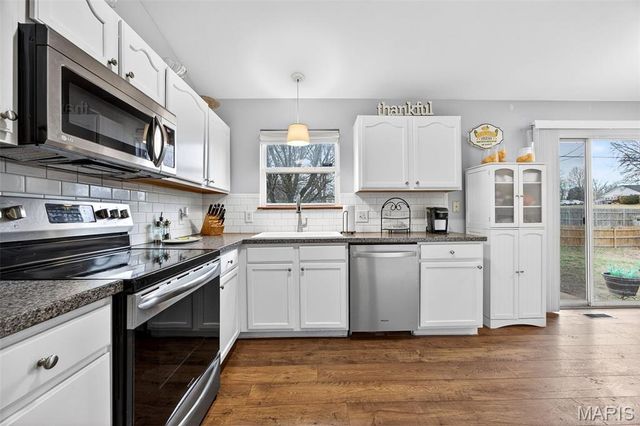 7 Butternut Stage Court, St Peters, MO 63376