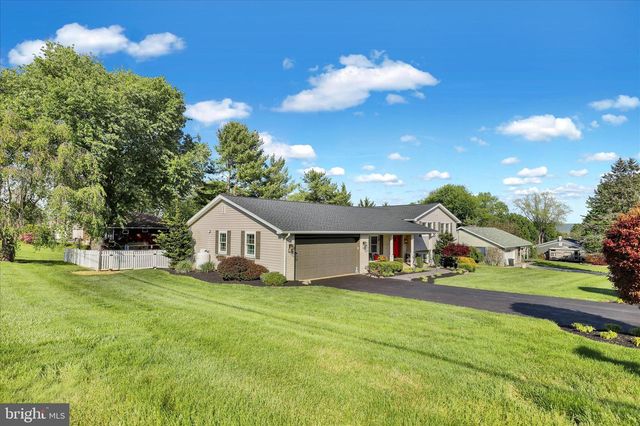 45 MAST RD, Oley, PA 19547