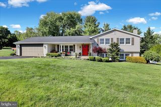 45 MAST RD, Oley, PA 19547