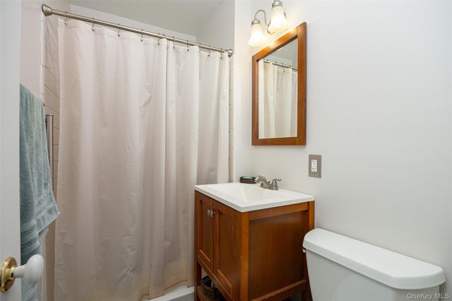 10 Skyline Drive 10, Fishkill, NY 12524