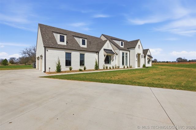 5501 E 174th Street S, Bixby, OK 74008