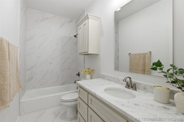 5501 E 174th Street S, Bixby, OK 74008