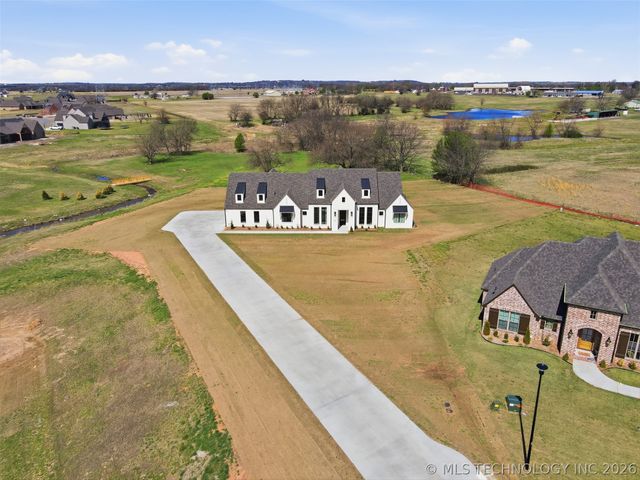 5501 E 174th Street S, Bixby, OK 74008