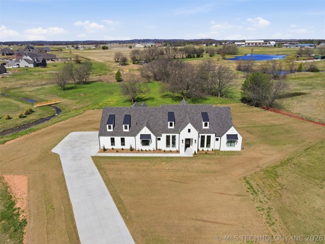 5501 E 174th Street S, Bixby, OK 74008