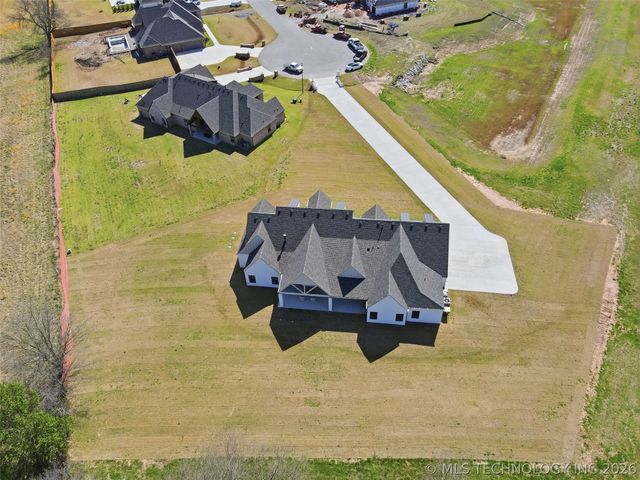 5501 E 174th Street S, Bixby, OK 74008