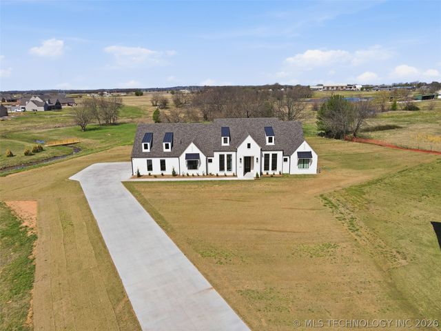 5501 E 174th Street S, Bixby, OK 74008