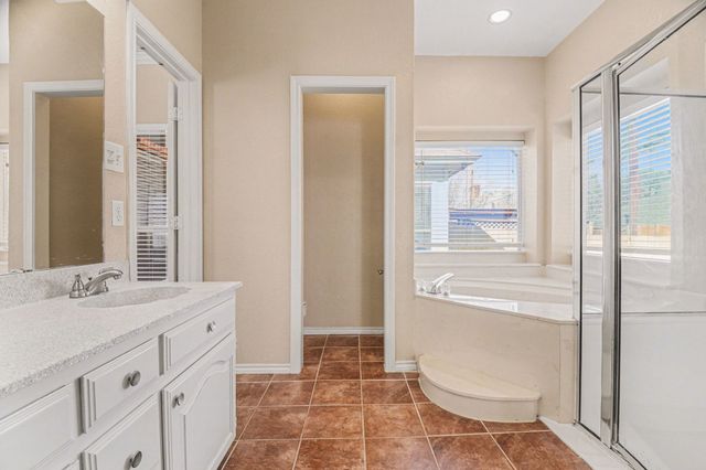 4915 Arborgate Drive, Arlington, TX 76017