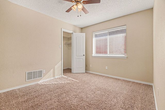 4915 Arborgate Drive, Arlington, TX 76017