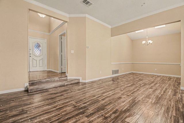 4915 Arborgate Drive, Arlington, TX 76017