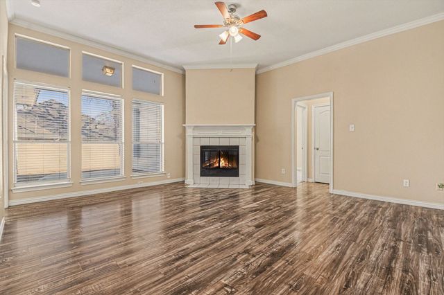 4915 Arborgate Drive, Arlington, TX 76017