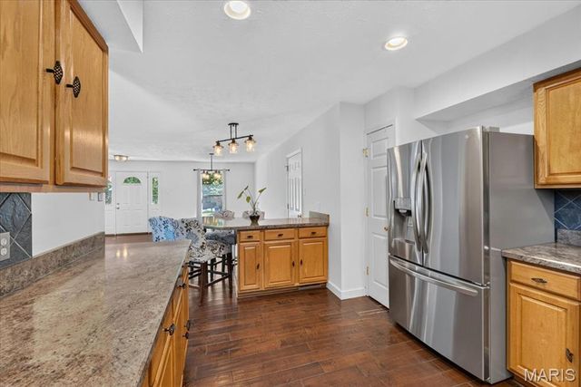 4590 Grandcastle Drive, St Louis, MO 63128