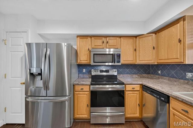 4590 Grandcastle Drive, St Louis, MO 63128