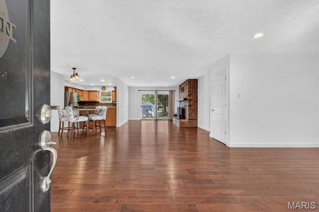 4590 Grandcastle Drive, St Louis, MO 63128