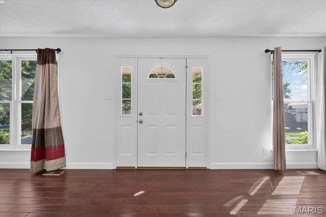 4590 Grandcastle Drive, St Louis, MO 63128