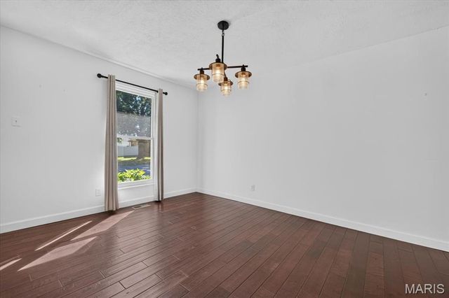 4590 Grandcastle Drive, St Louis, MO 63128