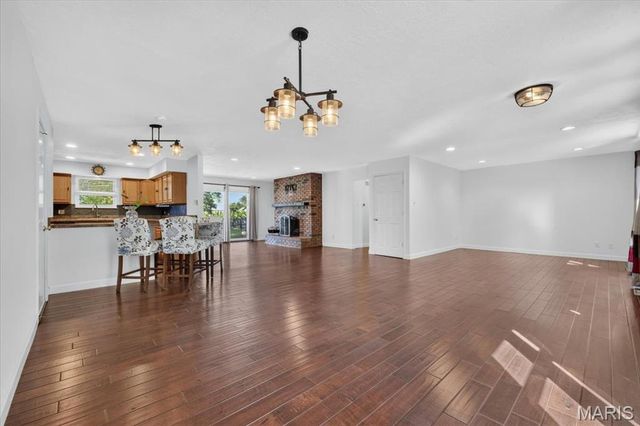 4590 Grandcastle Drive, St Louis, MO 63128