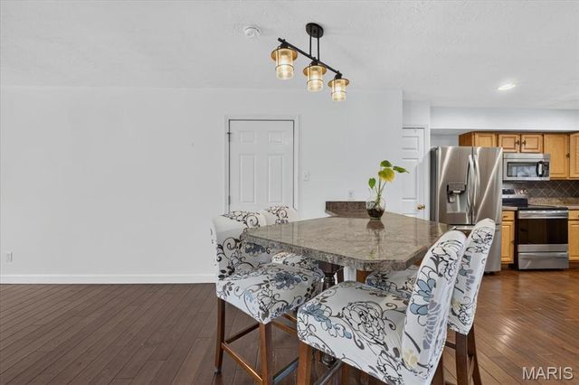 4590 Grandcastle Drive, St Louis, MO 63128