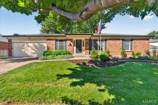 4590 Grandcastle Drive, St Louis, MO 63128