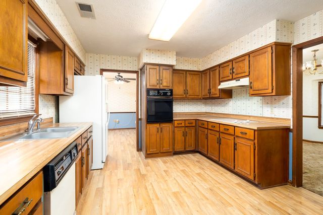 2302 Dobbs Drive, Phenix City, AL 36870