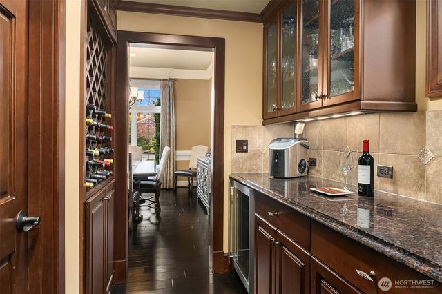 955 211th Place SE, Sammamish, WA 98075