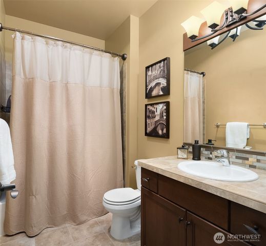 955 211th Place SE, Sammamish, WA 98075