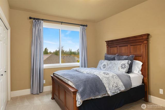 955 211th Place SE, Sammamish, WA 98075