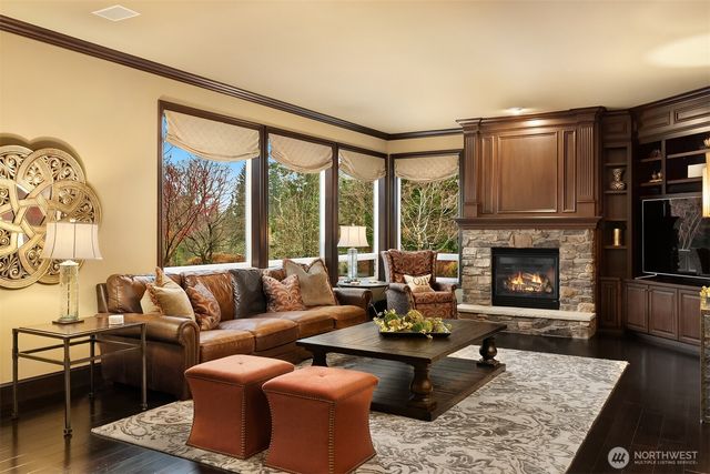 955 211th Place SE, Sammamish, WA 98075