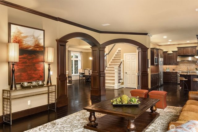 955 211th Place SE, Sammamish, WA 98075