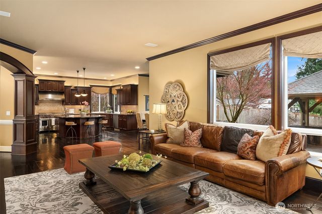 955 211th Place SE, Sammamish, WA 98075