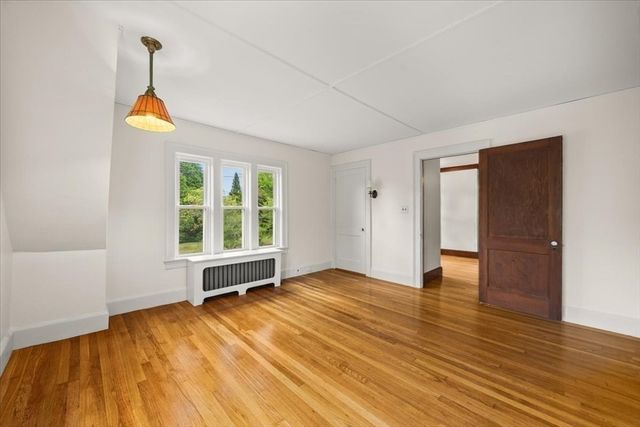 161 Moraine St, Brockton, MA 02301