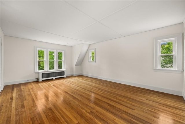 161 Moraine St, Brockton, MA 02301