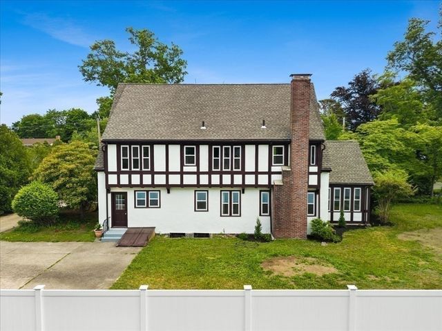161 Moraine St, Brockton, MA 02301