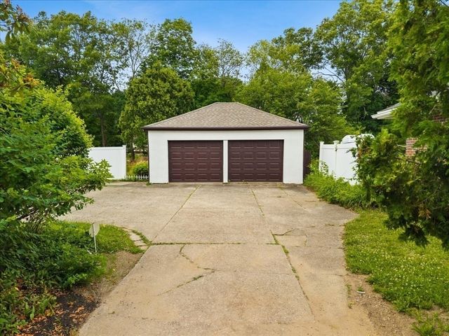 161 Moraine St, Brockton, MA 02301