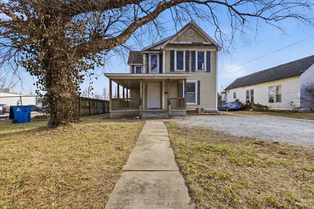 1447 N Broadway Avenue, Springfield, MO 65802