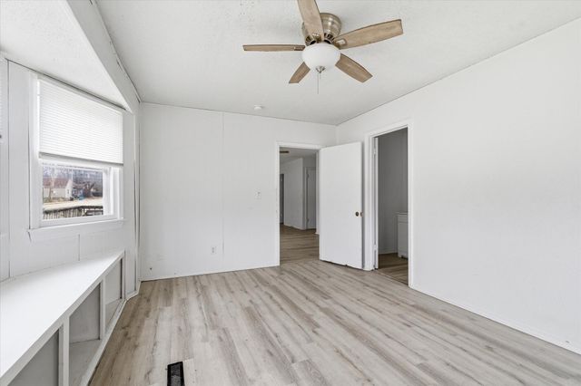 1447 N Broadway Avenue, Springfield, MO 65802