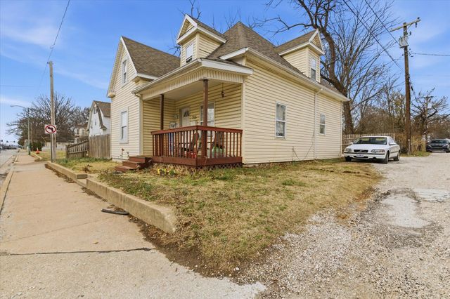 1447 N Broadway Avenue, Springfield, MO 65802
