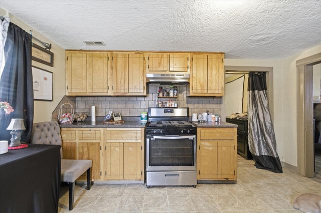 1447 N Broadway Avenue, Springfield, MO 65802