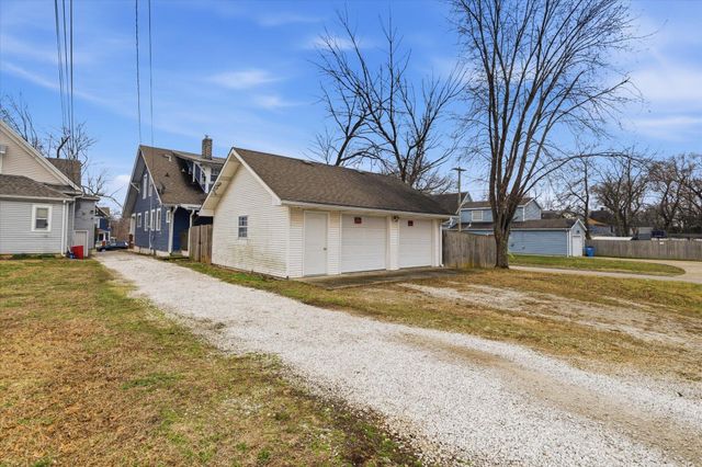 1447 N Broadway Avenue, Springfield, MO 65802