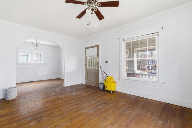 1447 N Broadway Avenue, Springfield, MO 65802