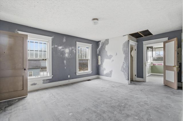 1447 N Broadway Avenue, Springfield, MO 65802