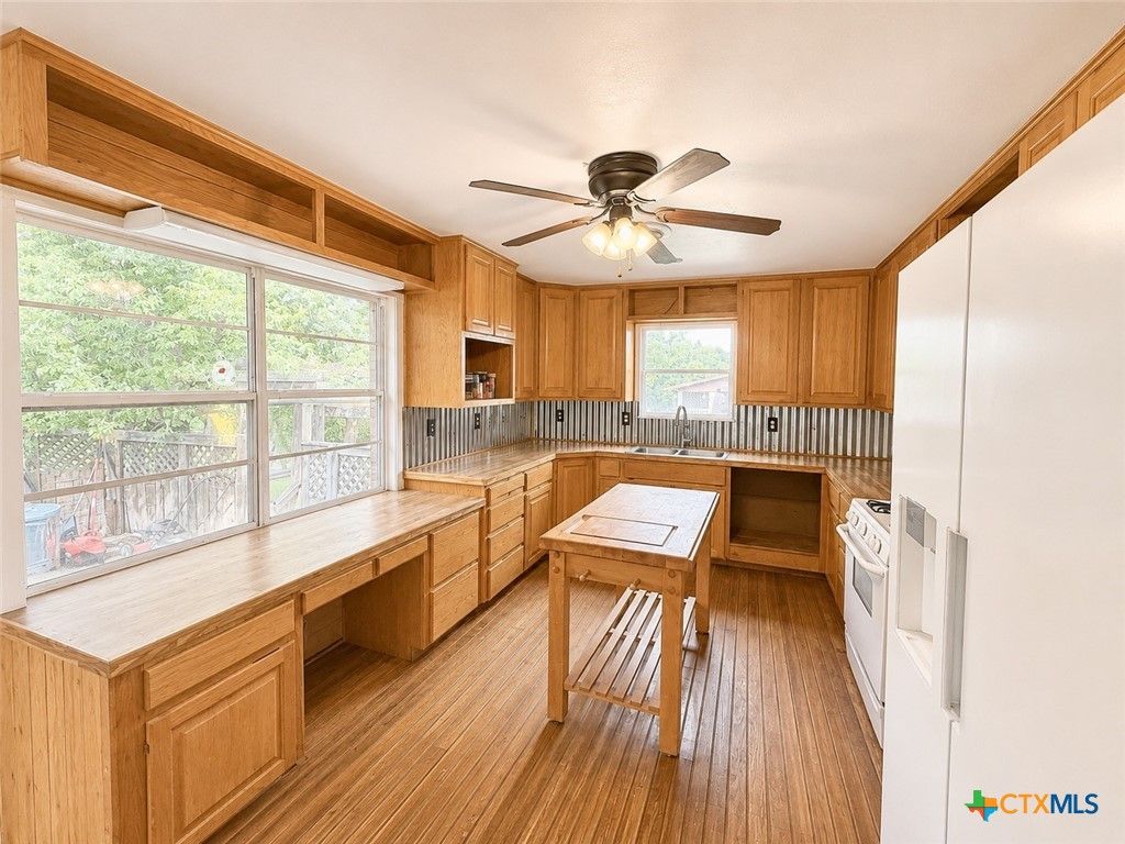Image 3 of property listing at 2301 Post Oak Avenue, Copperas Cove, TX 76522