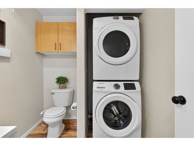 6689 N COLUMBIA Way, Portland, OR 97203